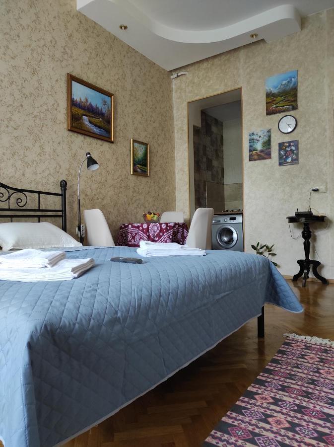 Tranquil Apartment In Vake Tiflis Dış mekan fotoğraf
